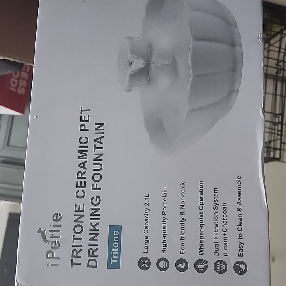 IPettie Tritone ceramic Pet Drinking Fountain